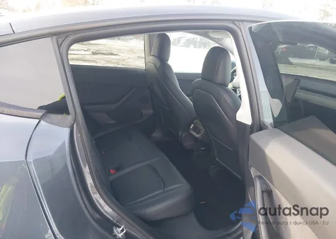 2021 Tesla Model Y Long Range Dual Motor All-Wheel Drive z USA, uszkodzony, nr VIN 5YJYGDEE3MF190958